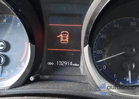 2015 Toyota Corolla S Plus z USA, uszkodzony, nr VIN 5YFBURHE9FP205963